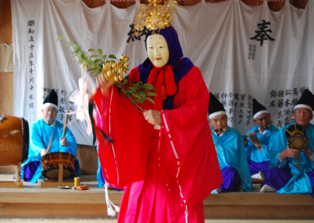 神原田神社十二神楽